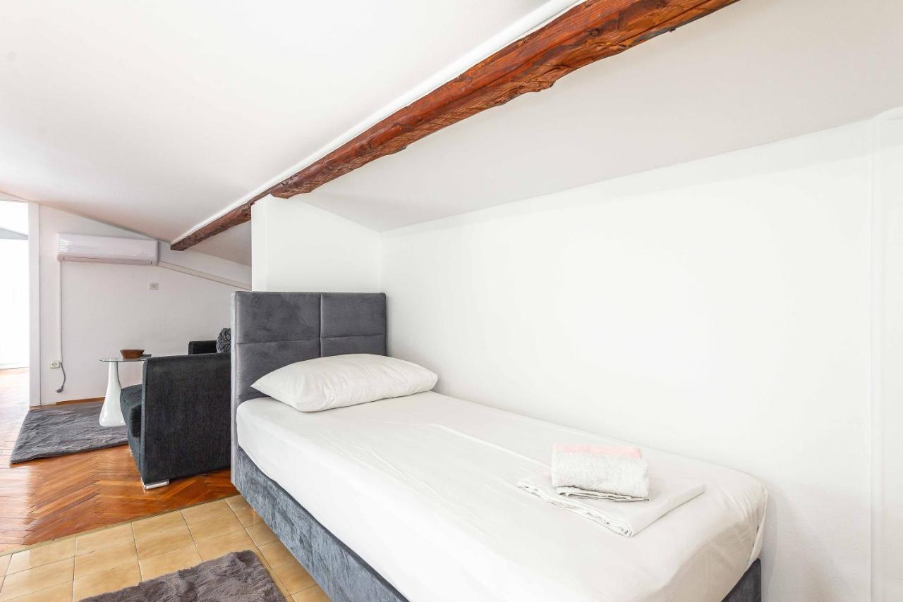 Apartmani Tatjana 诺瓦利娅 外观 照片