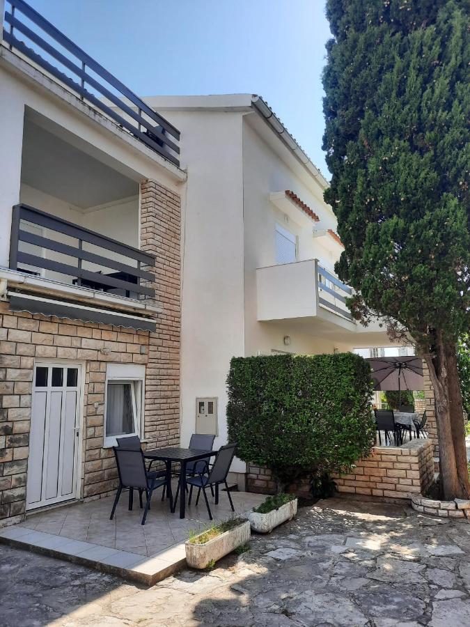 Apartmani Tatjana 诺瓦利娅 外观 照片