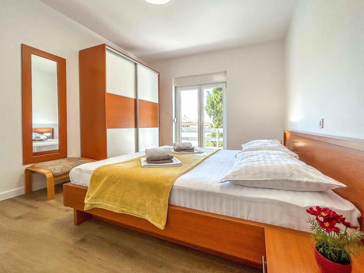 Apartmani Tatjana 诺瓦利娅 外观 照片